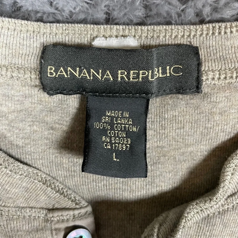 Banana Republic Mens Long Sleeve Henley Shirt Tan Khaki Cotton Large Casual